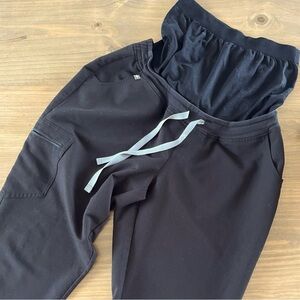 Medium Maternity Figs Black joggers